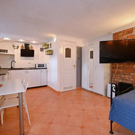 Daire Victus Underground Near The In By Renters Sopot